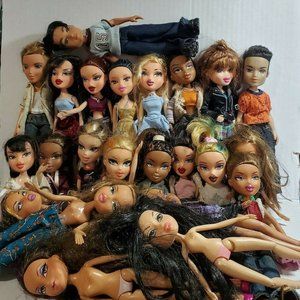 MGA Bratz Doll Lot of 20+ Dolls Mostly 2001 and Other Years Plus Extras See Pics